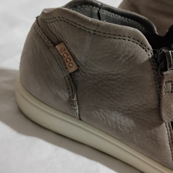 ECCO SOFT 7 Asymmetric-Side-Zip Suede Ankle Booties Low Sneakers Tan Comfort - Picture 2 of 10